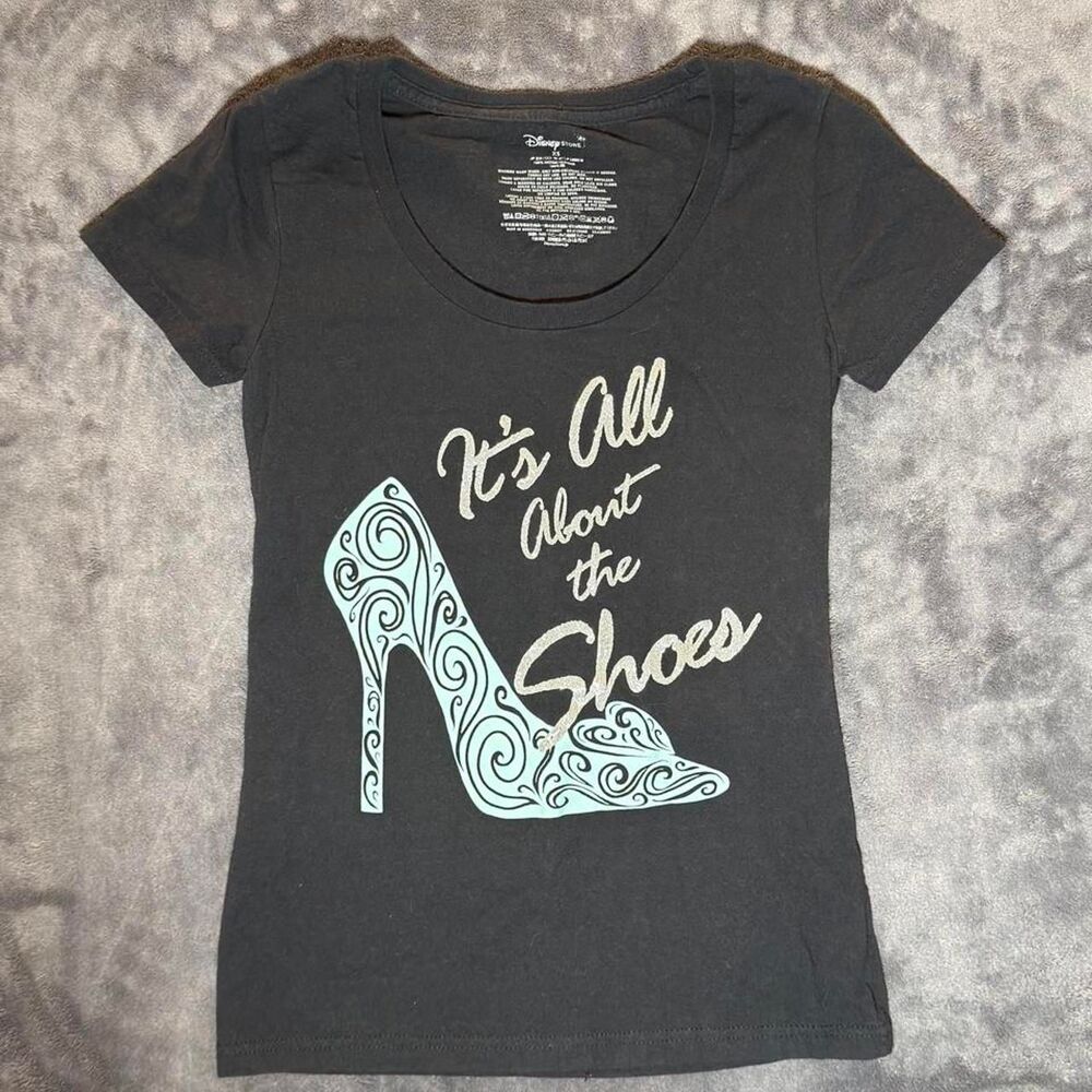 Disney Women's Grey and Black T-shirt